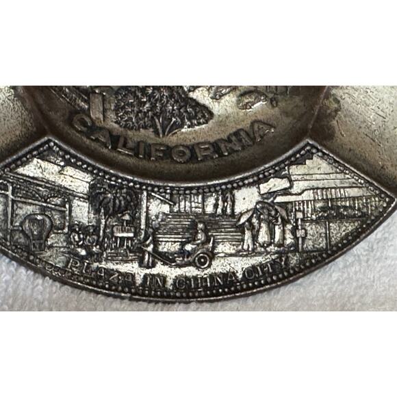 Vintage Los Angeles CA. Landmarks Souvenir Metal Ashtray Made In Japan - Picture 2 of 7